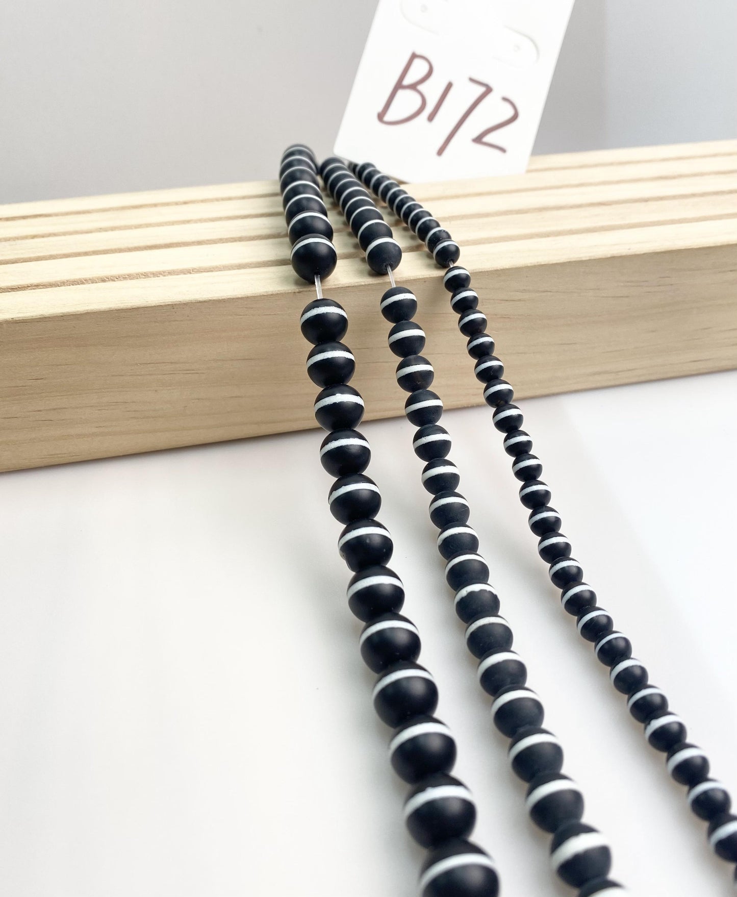 ------#B162-#B201 normal black and grey color  loose beads