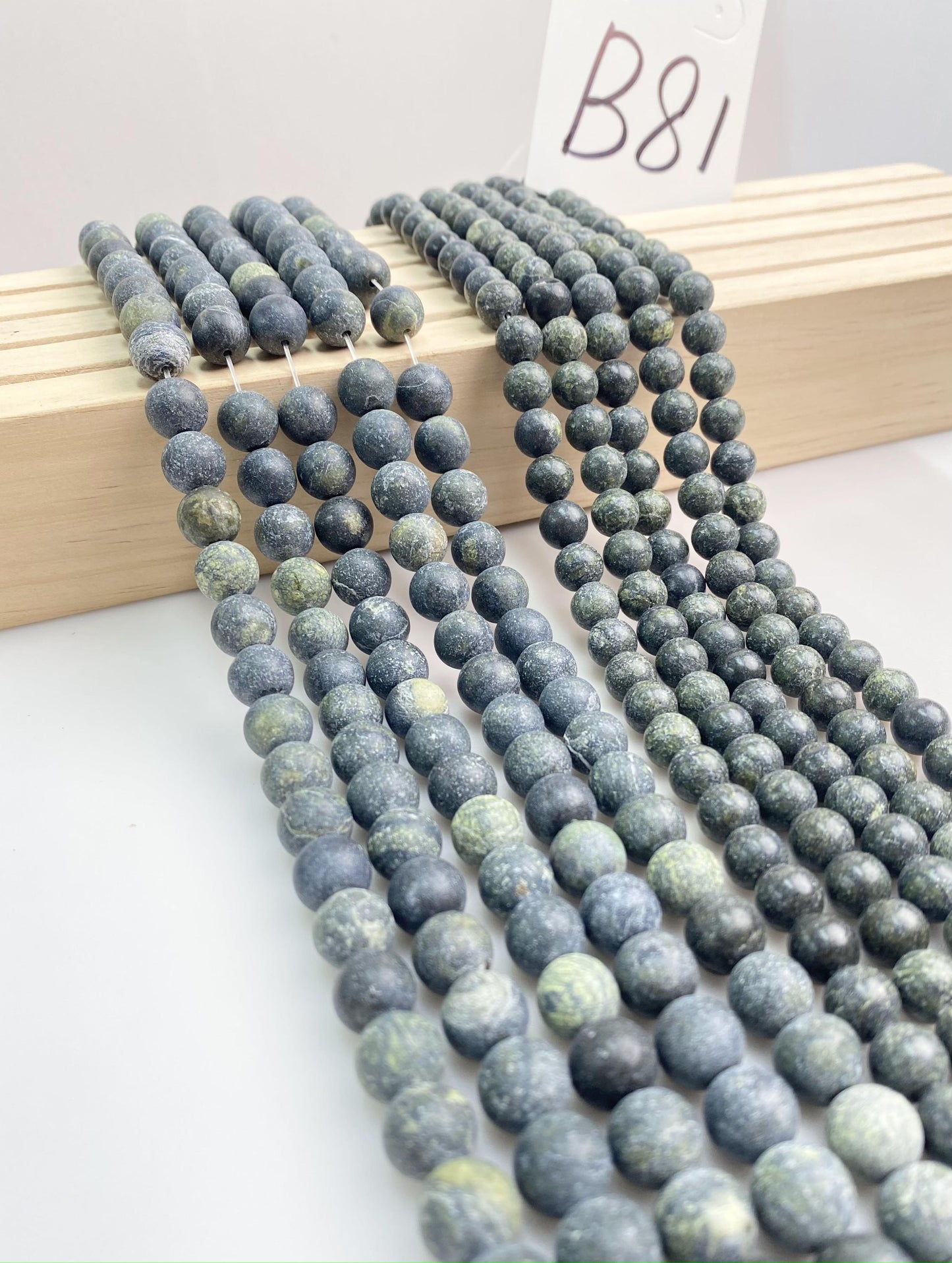 ------#B55-#B94 normal green color  loose beads