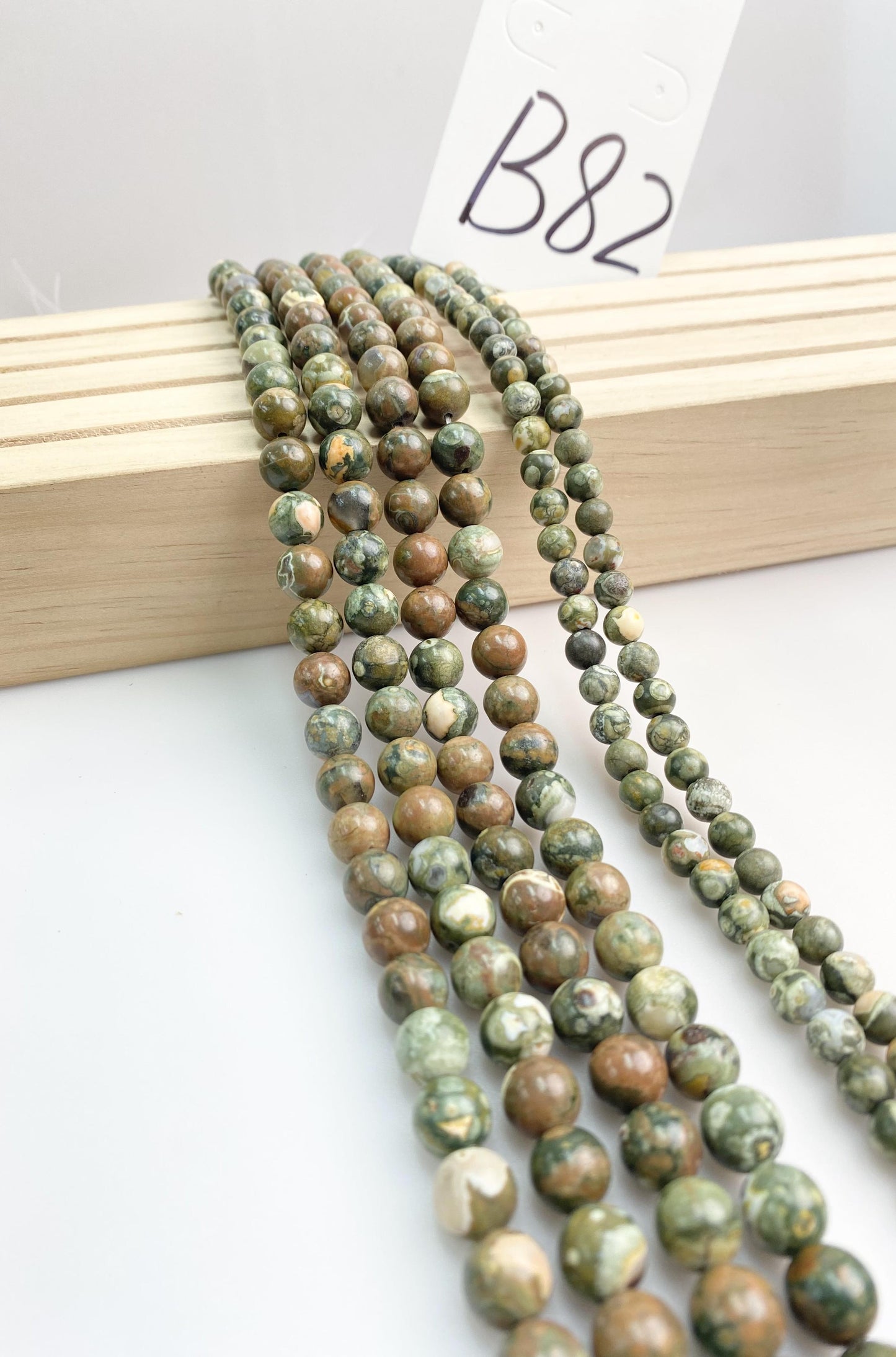 ------#B55-#B94 normal green color  loose beads